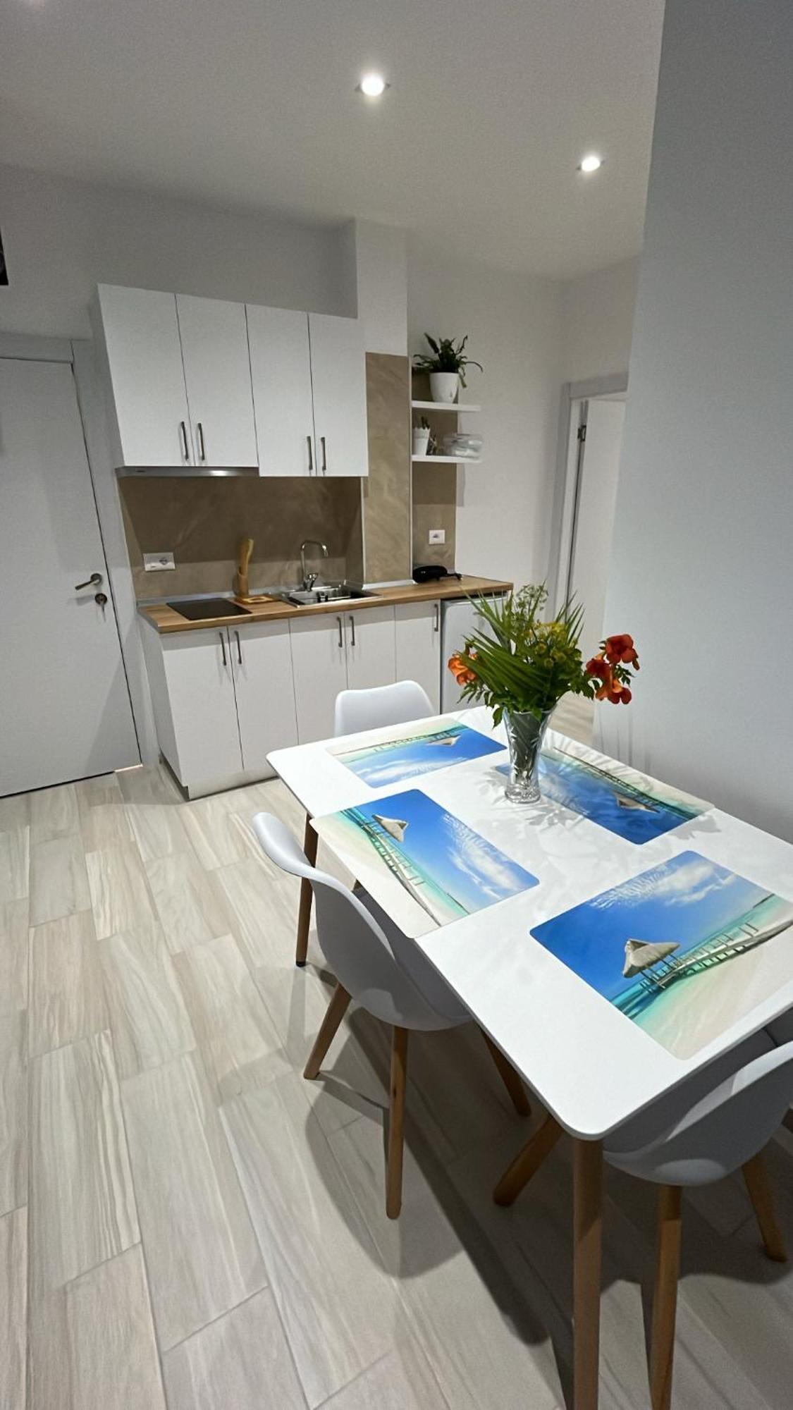 Vila Luani Vlorë Екстериор снимка